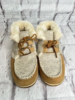 Minnetonka Torrey Bootie moccasin Slipper - Women's size 8M